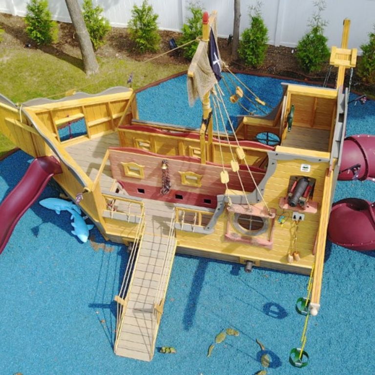 Deluxe Pirate Ship